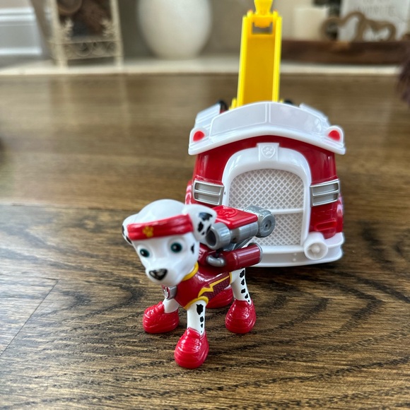 Paw Patrol Marshall with Fire Truck - Picture 3 of 8